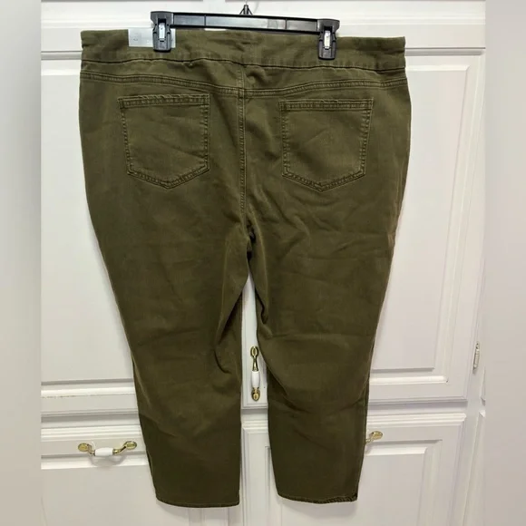 Chico’s Pull On Jegging Pants Olive Green NWT Size 20 Chico’s 4 - Picture 2 of 6